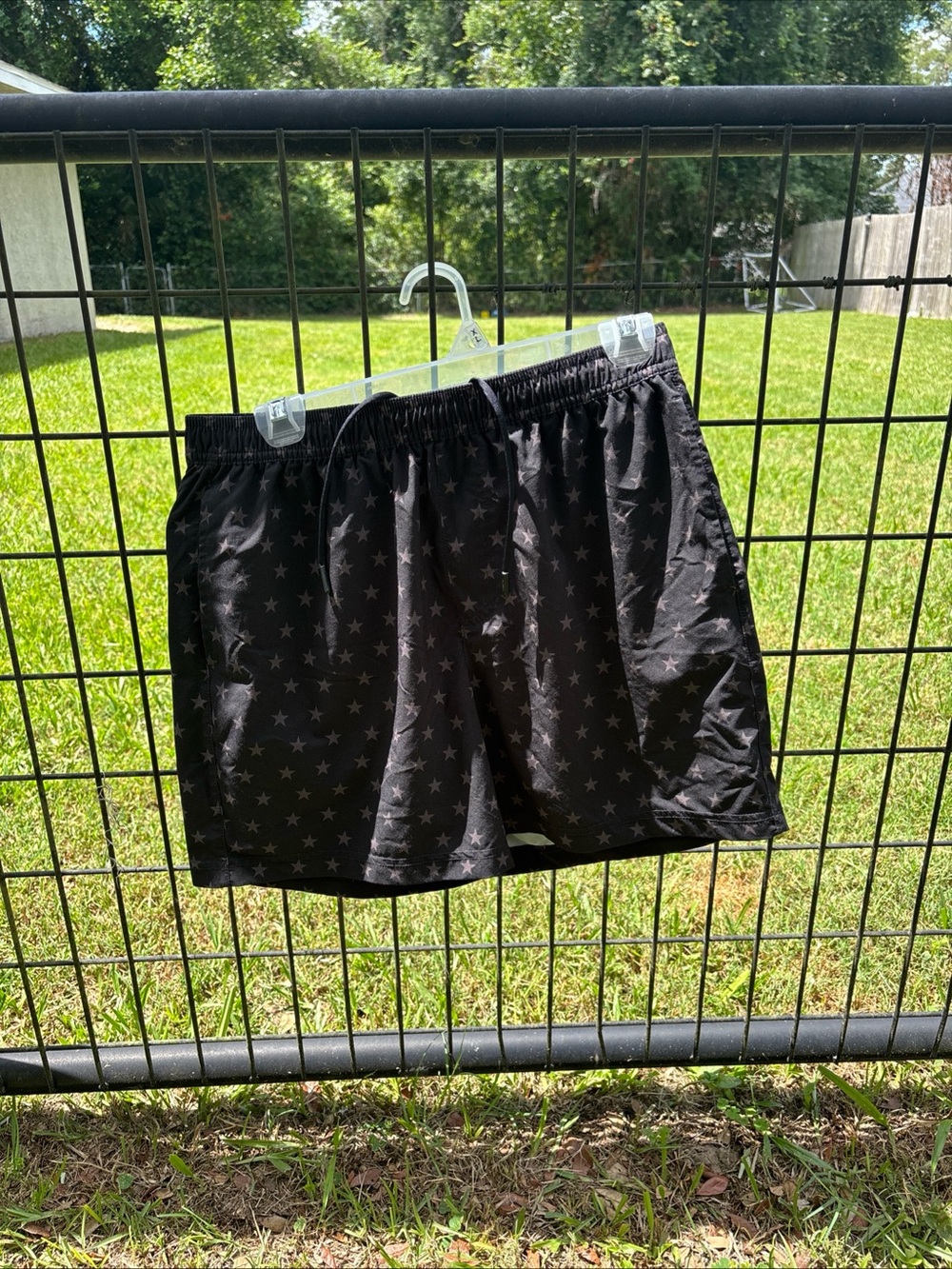 Chubbies Men's Black Star-Print swim Shorts